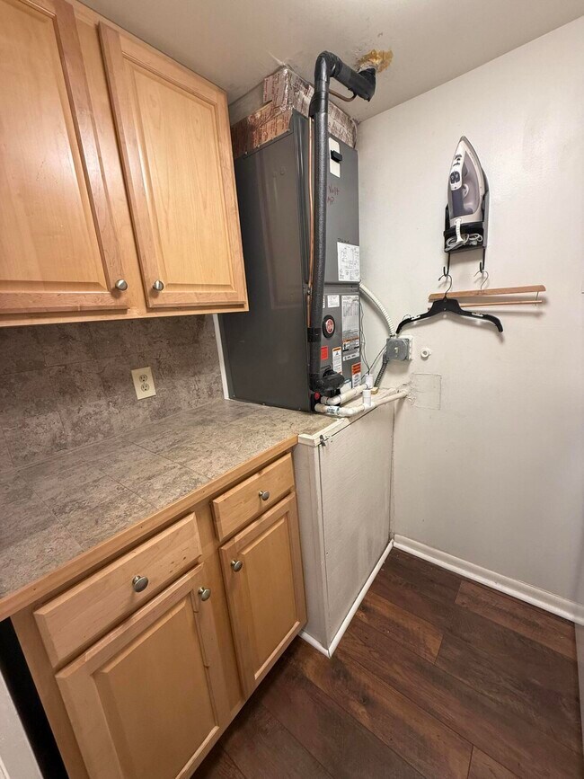 Building Photo - 229 Pine HOV Cir