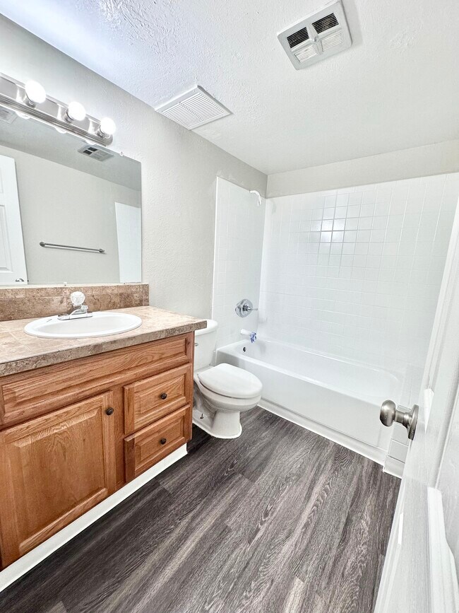 IMG_6414 - 947-951 Allison Street