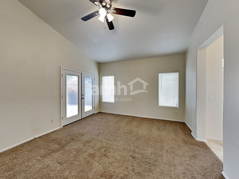 Building Photo - 40738 N Robinson Dr