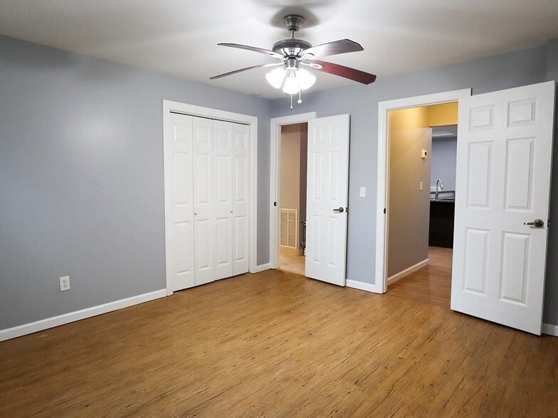 Building Photo - 2637 Twin Oaks Dr NW