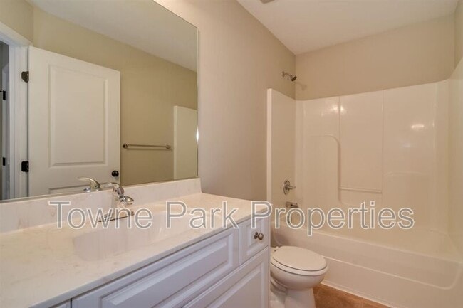 Building Photo - 232 Mossy Bank Dr
