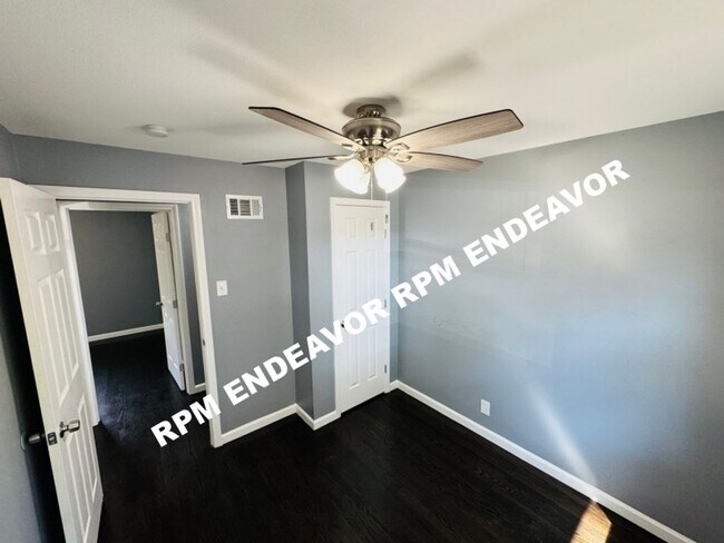 Building Photo - "Charming 4-Bedroom Haven with Sunroom, Ha...
