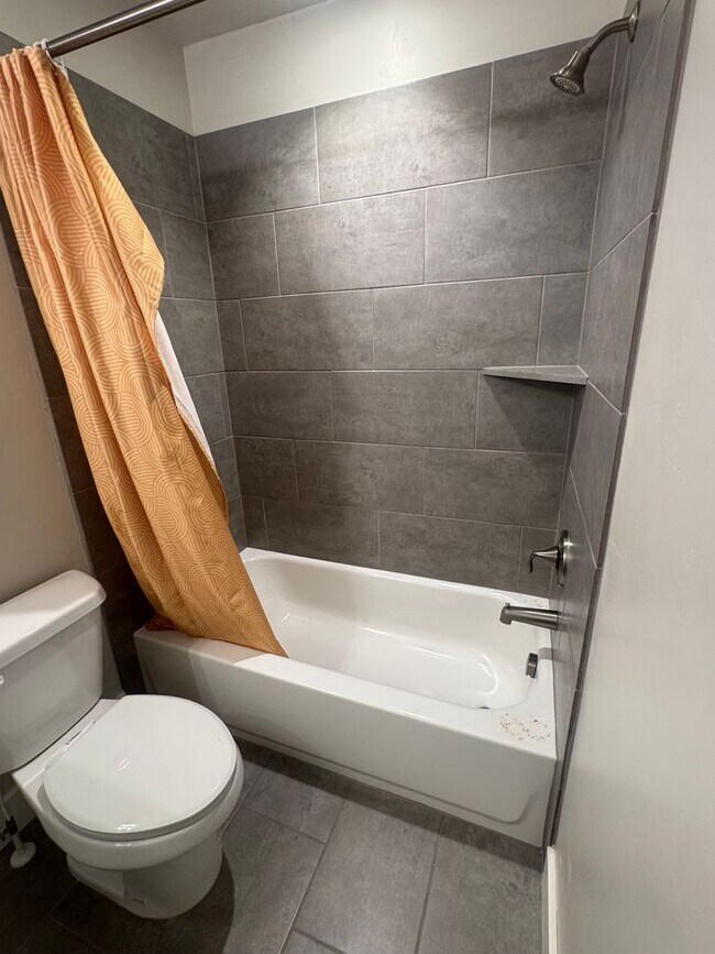 Building Photo - Beautiful Traverse Mtn. Townhome for rent!