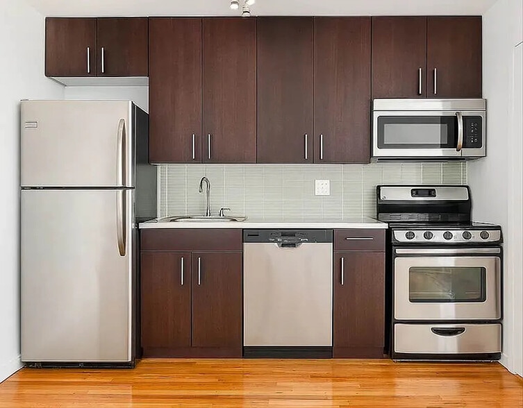 Building Photo - 184 Noll St