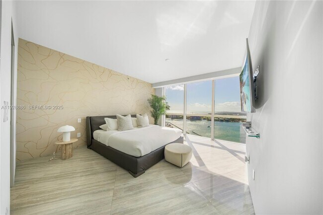 Building Photo - 450 Alton Rd