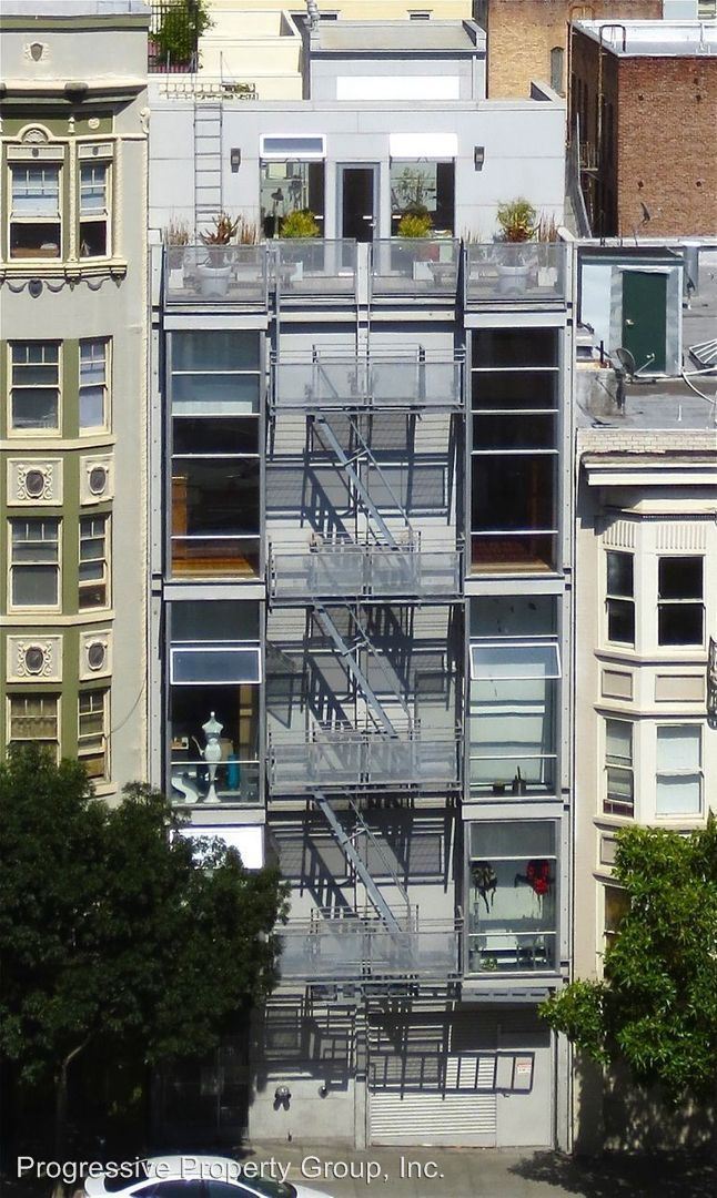 Building Photo - 348 Hyde St