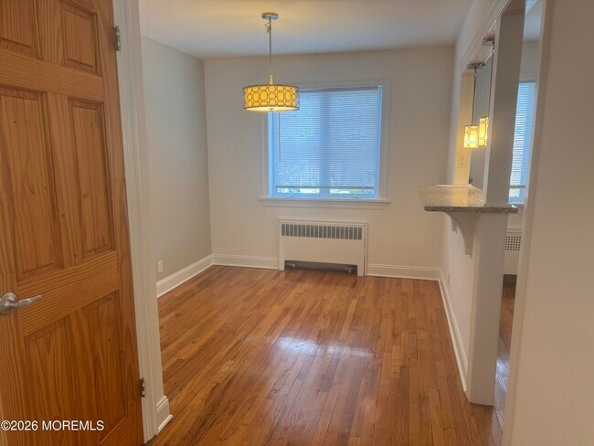 Building Photo - 283 Spring St