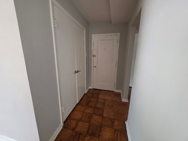 Interior Photo - 5055 MEADE ST NE