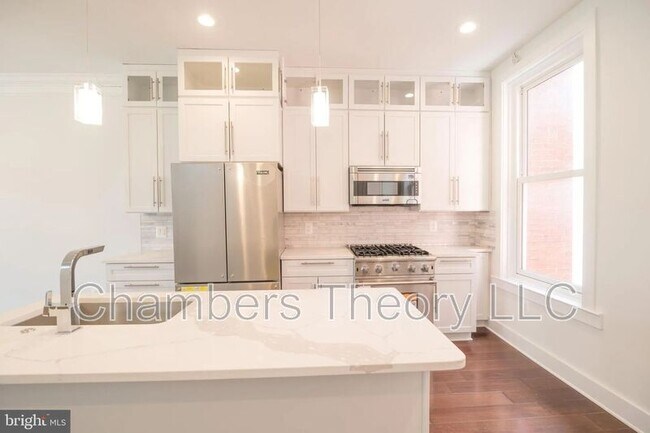 Building Photo - 1640 19th St NW