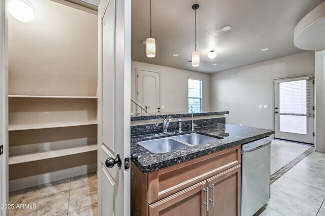 Building Photo - 2060 E Heartwood Ln