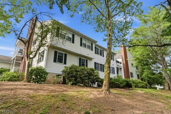 Building Photo - 130 Smithfield Ct