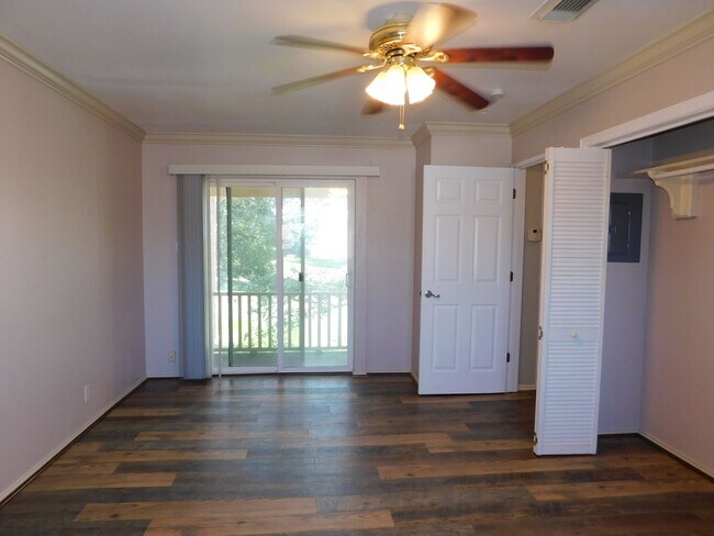 Building Photo - 7322 Oak Manor Dr