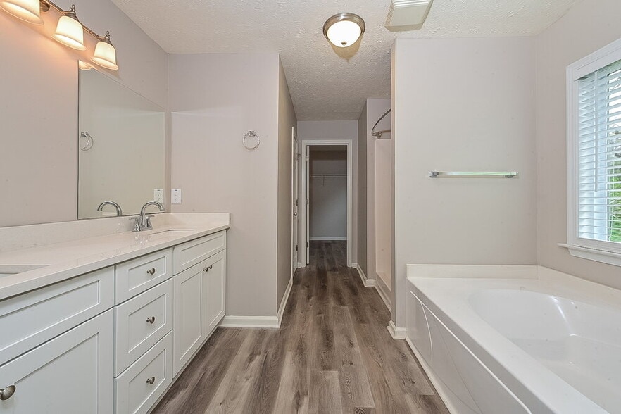 Building Photo - 7190 Flagstone Pl