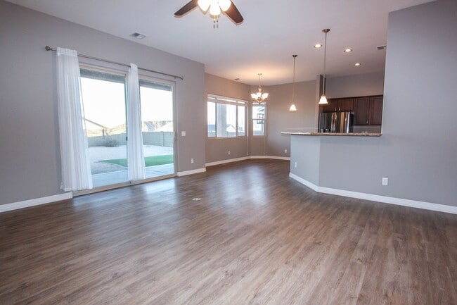 Building Photo - MOVE IN SPECIAL - Three Bedroom Granville Home