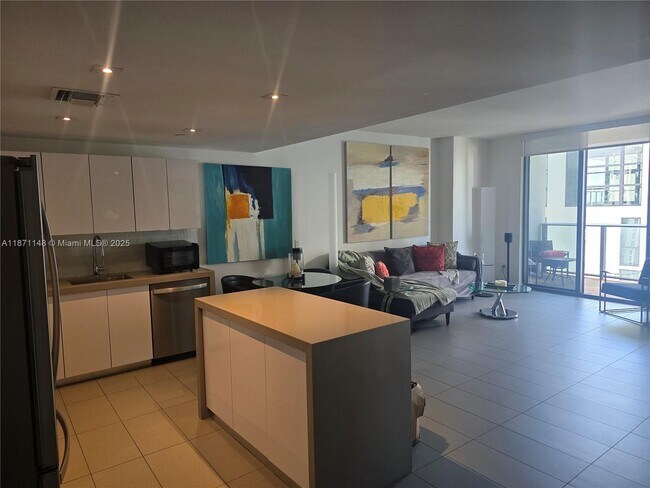 Building Photo - 1600 NE 1st Ave