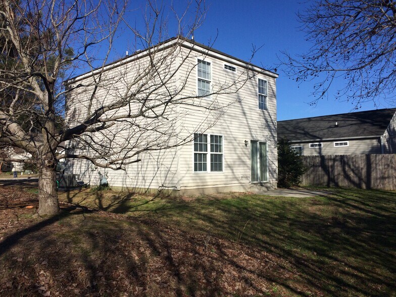 Building Photo - 2 Sparta Ln