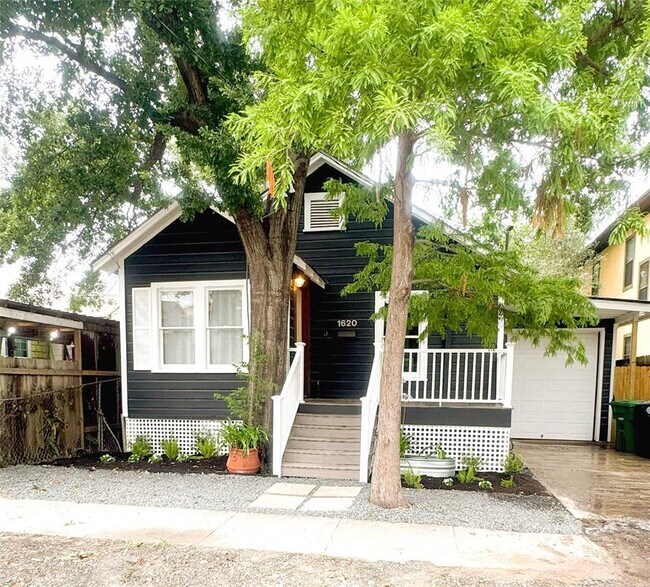 Primary Photo - 1620 Knox St