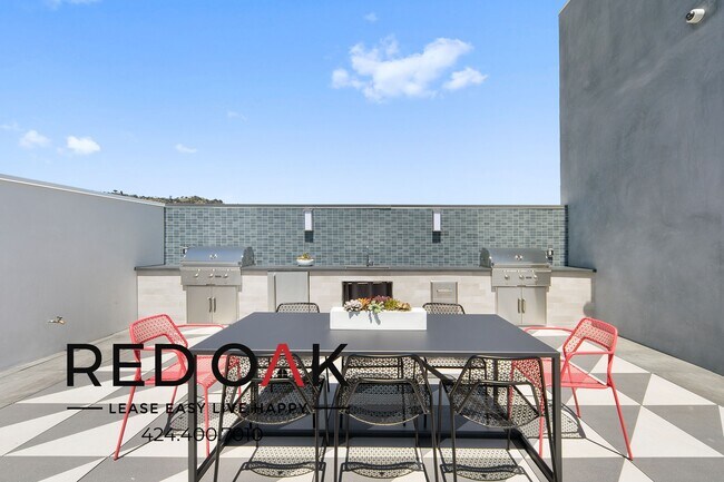 Building Photo - 1001 N Fairfax Ave