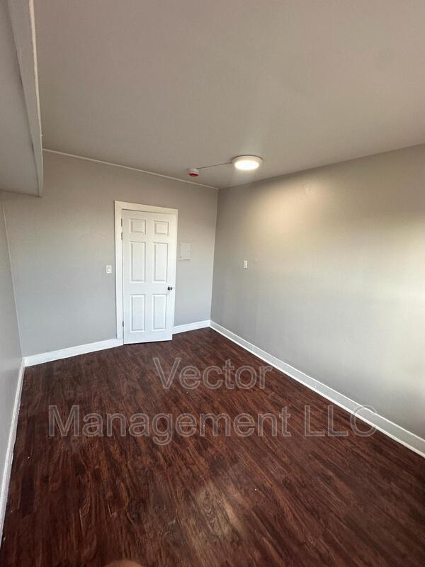 Building Photo - 1160 Dixwell Ave