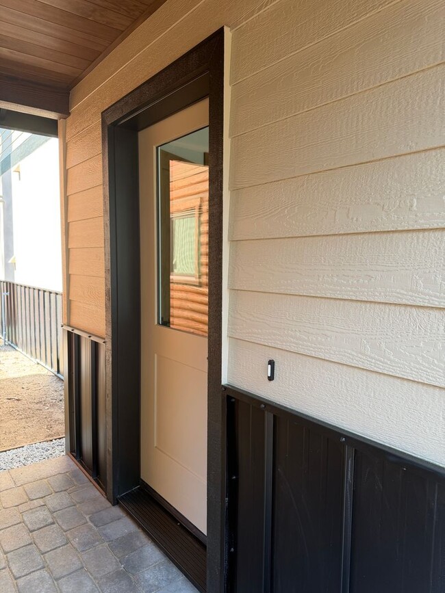 Building Photo - Gorgeous ADU in the County - High End Construction and Beautiful Cul De Sac Setting