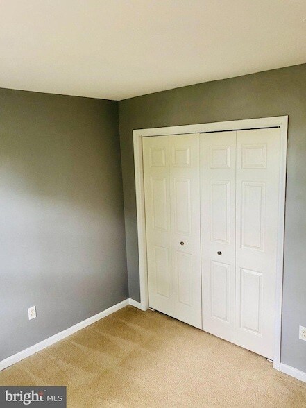 Building Photo - 8825 Goose Landing Cir