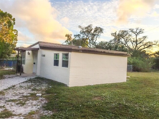 Building Photo - 1530 NW 11th Ct