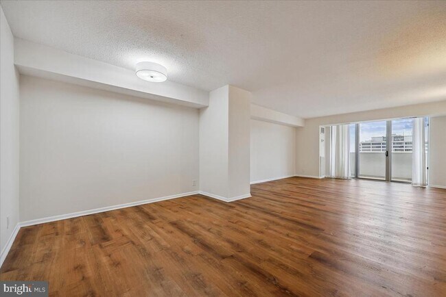 Building Photo - 4601 N Park Ave