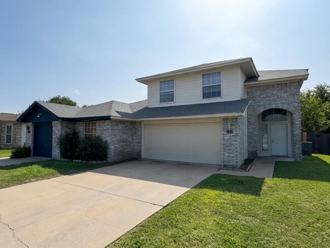 Building Photo - 1312 Saddle Dr