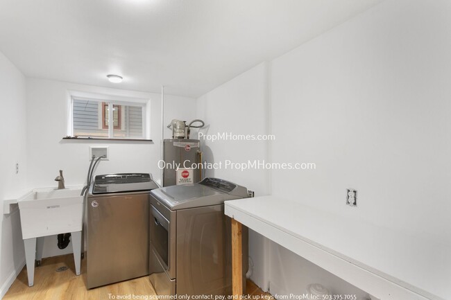 Building Photo - Spacious Large Sanctuary in SE Portland’s ...