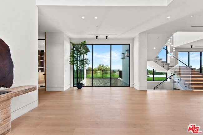 Building Photo - 5340 Whitman Rd