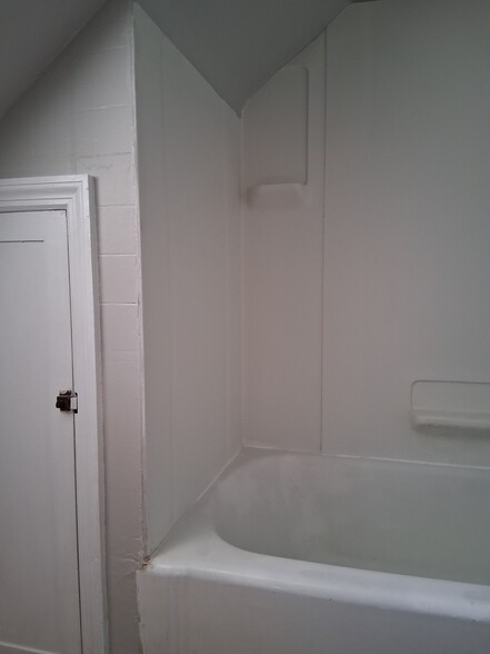 Bathroom - 266 S Prospect St
