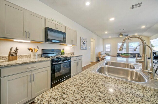 Building Photo - 270 Dorchester Dr