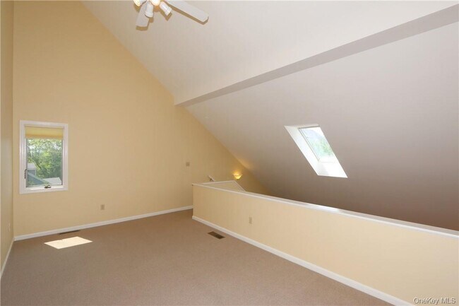 Building Photo - 218 Stoneway Ln