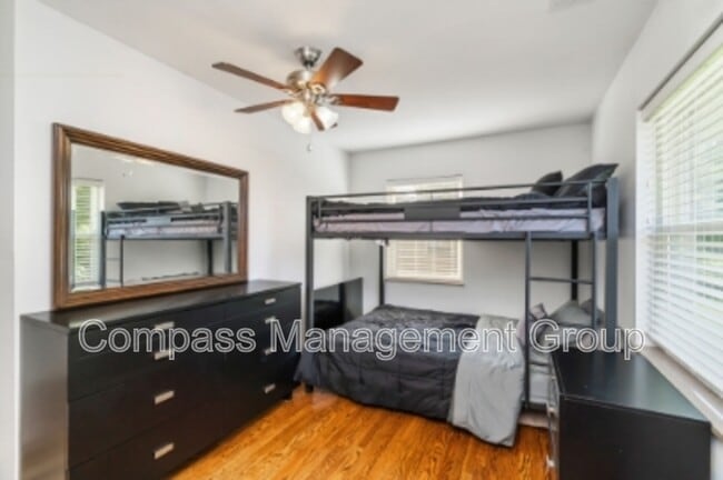 Building Photo - 217 Buckingham Dr