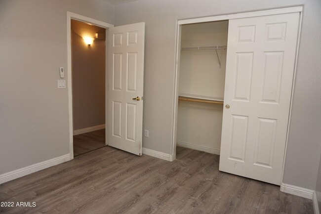 Building Photo - 2046 N Parish Ln