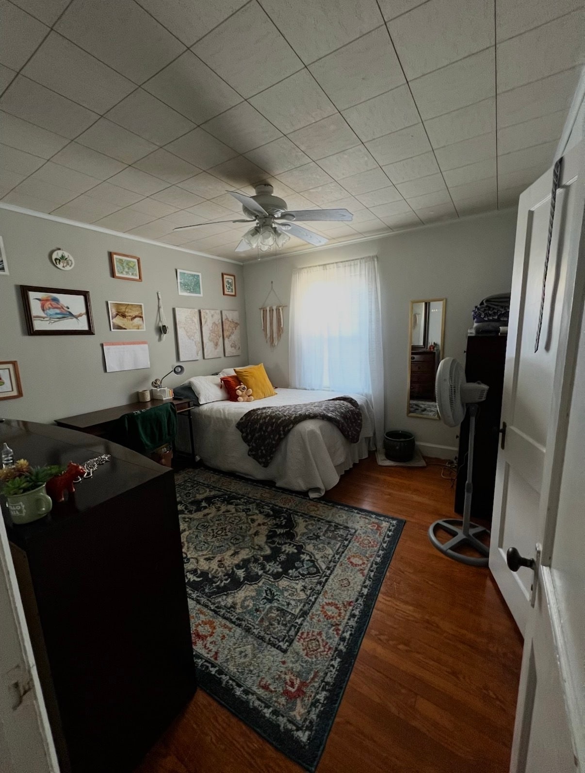 Building Photo - 609 E 12th St