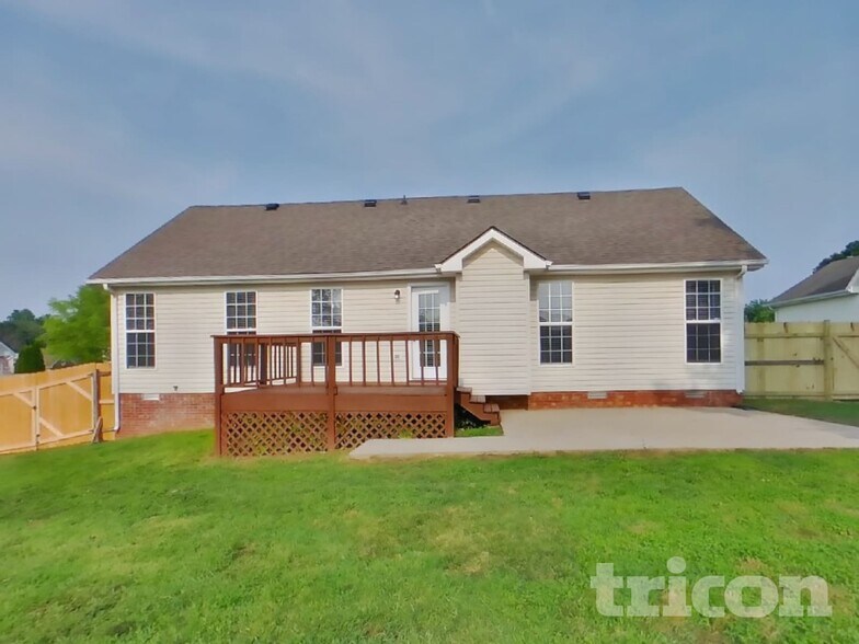 Building Photo - 1429 Cedar Springs Cir