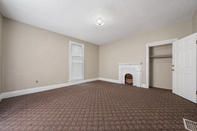 Building Photo - 1357 Park St