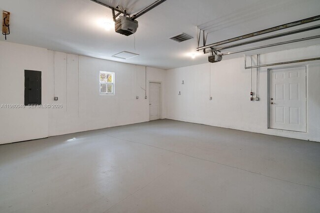 Building Photo - 520 Loretto Ave