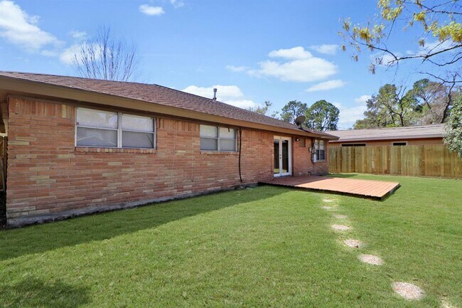 Building Photo - 5626 Arboles Dr