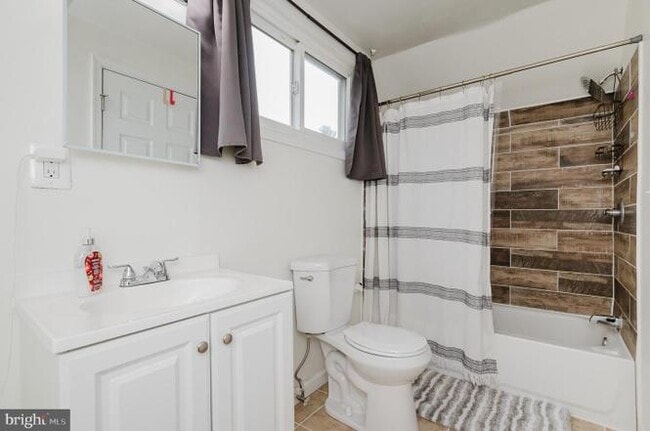 Building Photo - Single family house for rent in a fantastic location