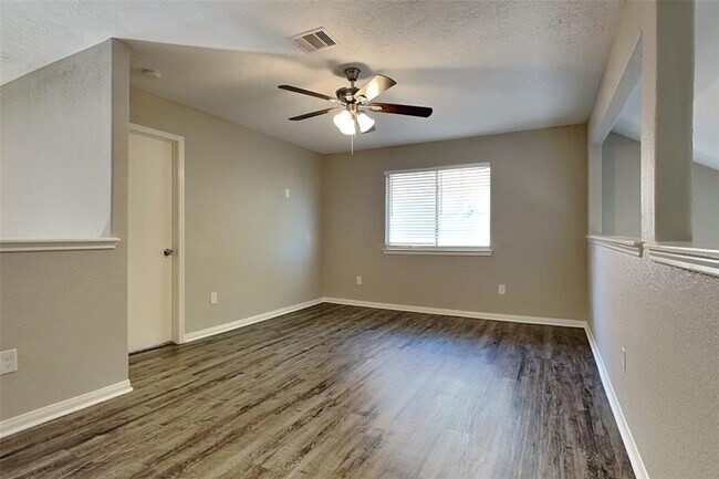 Building Photo - 22723 W Waterlake