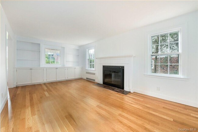 Building Photo - 19 Oneida St