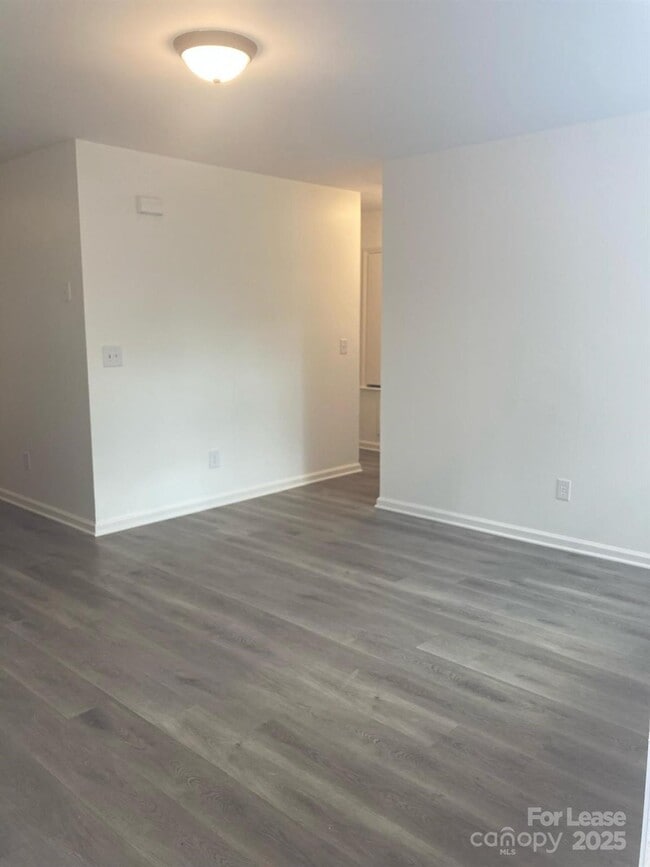 Building Photo - 1107 Keswick Pl