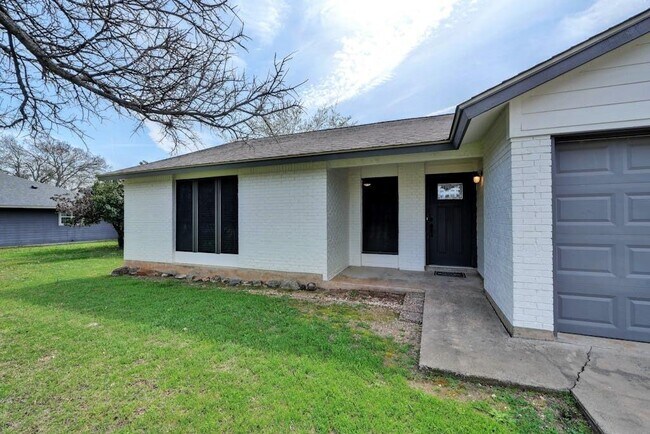 Building Photo - 602 Apache Trail