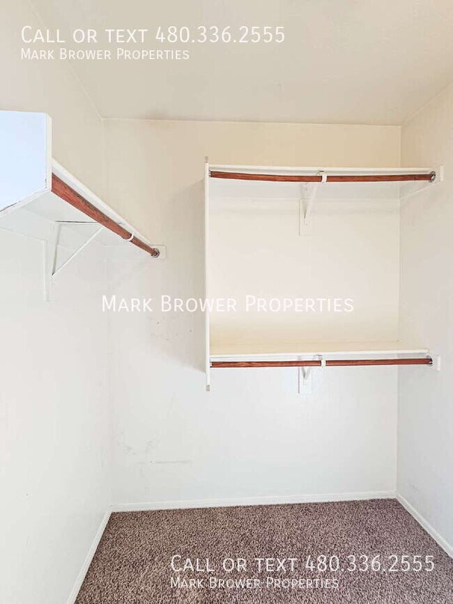 Building Photo - 8964 W Northview Ave