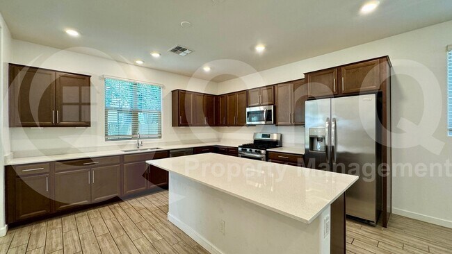 Building Photo - 1068 E Sabino Dr