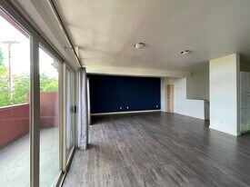 Building Photo - 155 University Ter