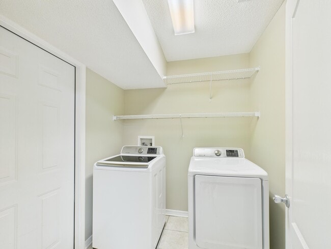 Building Photo - 1912 Spiller Way