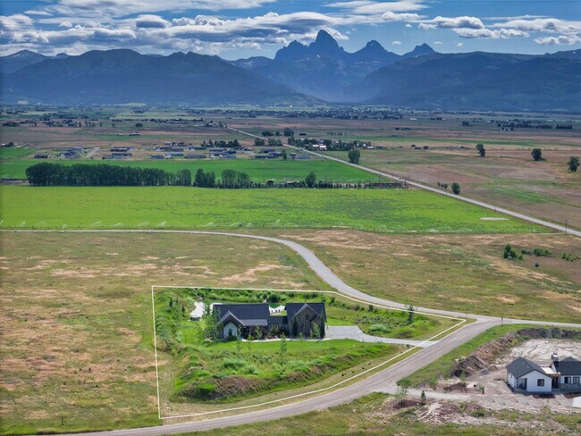 Building Photo - 4742 Heads Up Rd